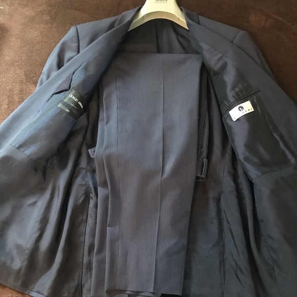 Giorgio Armani, navy blue pinstripe tailored suit - Picture 4 of 4